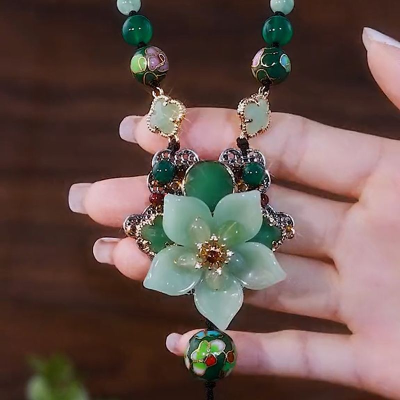 Women's Fashion Green Lotus Necklace